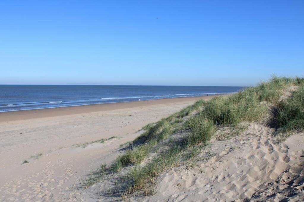 schoon sfeervol souterrain Appartement Katwijk aan Zee Buitenkant foto